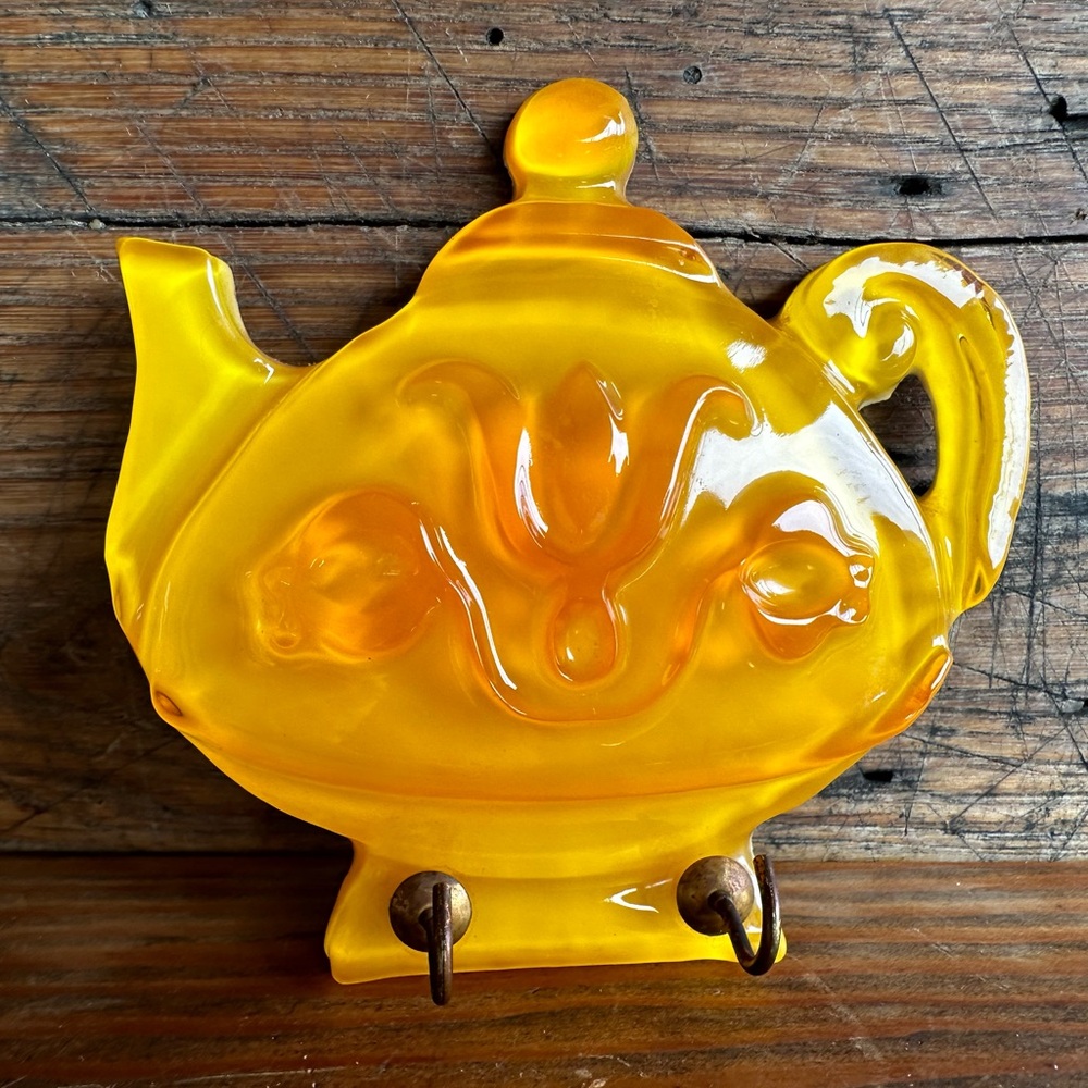 Vintage teapot key rack